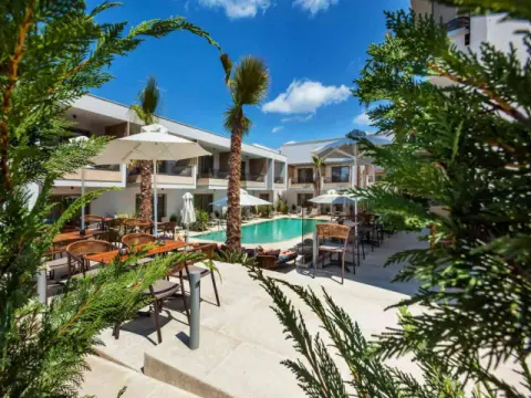 Pefki Deluxe Residences, Касандра
