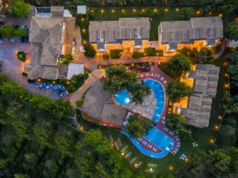 Zeus Eleva Kassandra Lagoon, Касандра